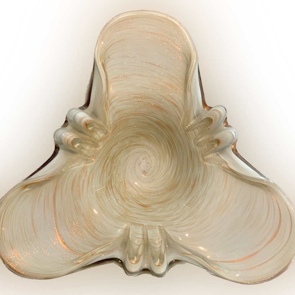 Beautiful white gold flecked Murano handblown ashtray